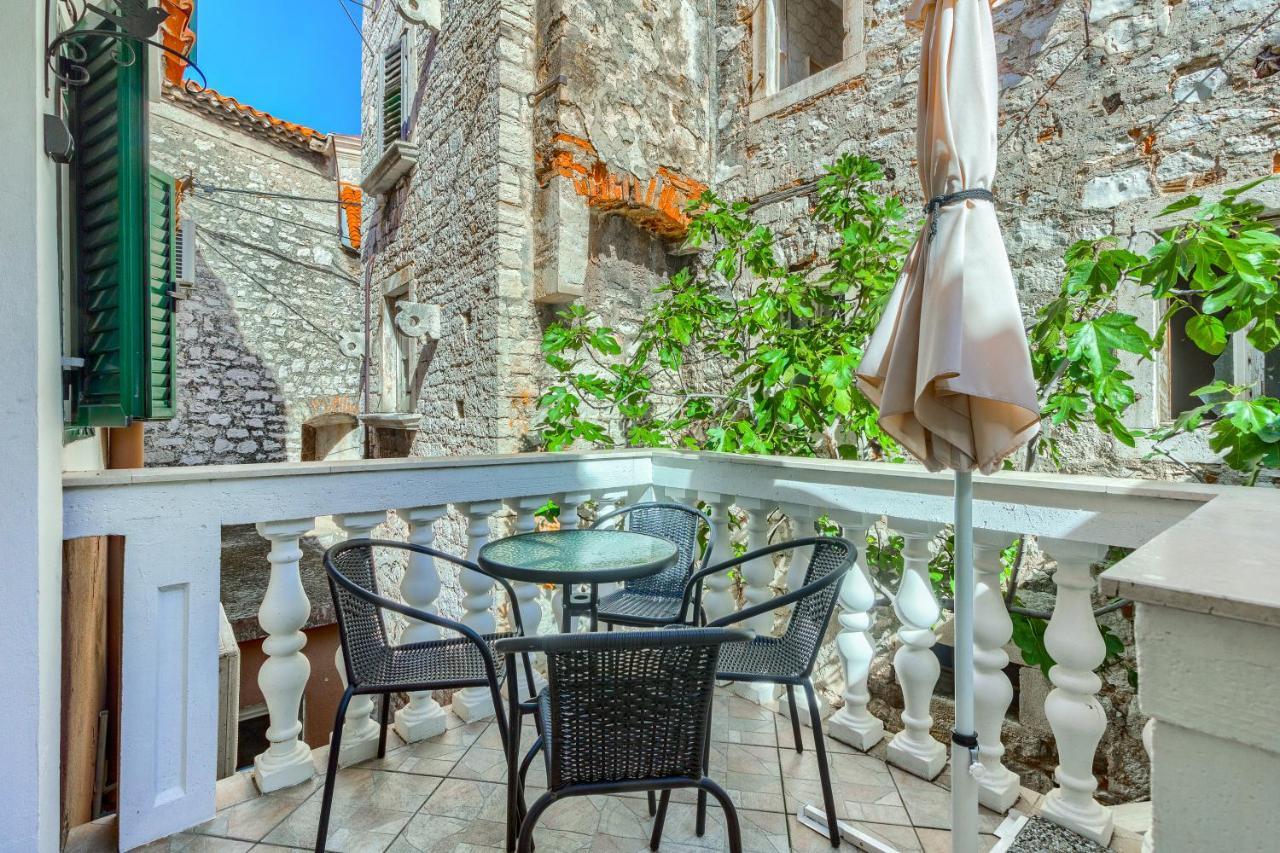 Apartment Old Stone House St Lawrence In The Heart Of Sibenik's Old Town *